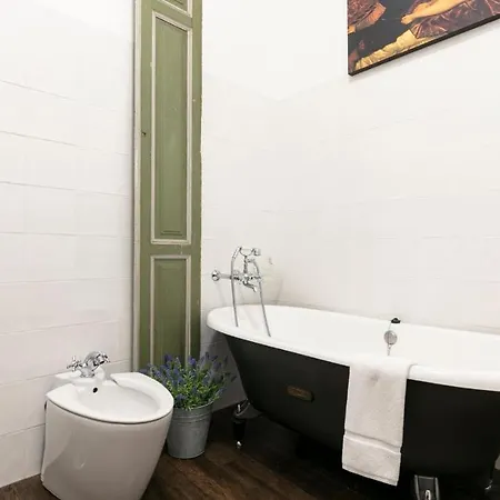 Plum Guide - Gallop *